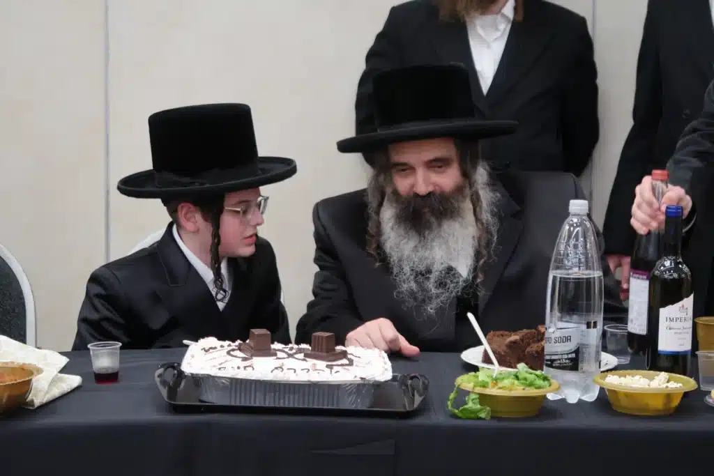 גלרייה: שמחת הבר מצווה לבן המשפיע הגר"ט ליסיצין