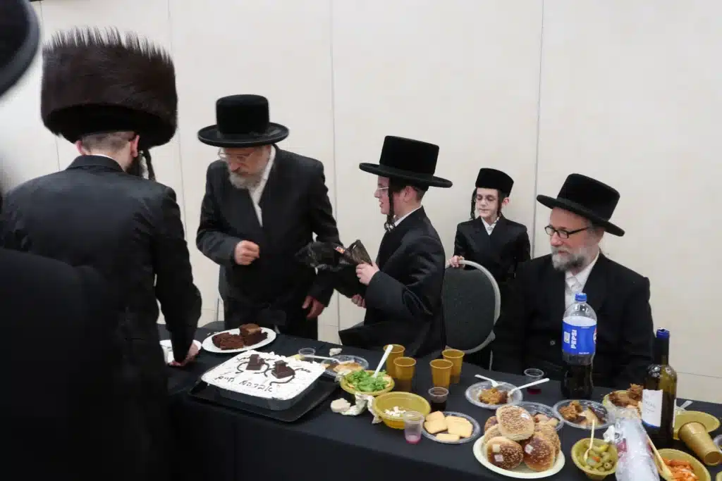 גלרייה: שמחת הבר מצווה לבן המשפיע הגר"ט ליסיצין