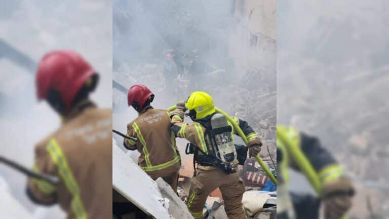 פגיעה בבניין בחיפה: פצוע במצב קשה, תינוק נפגע מרסיסים