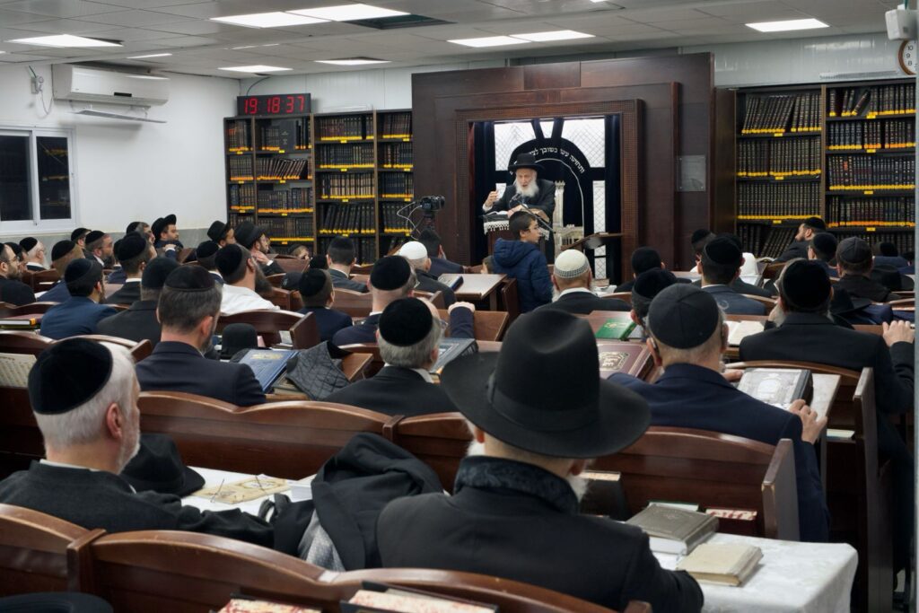 בגבעת האנטנה: המונים קיבלו את פניו של חבר המועצת