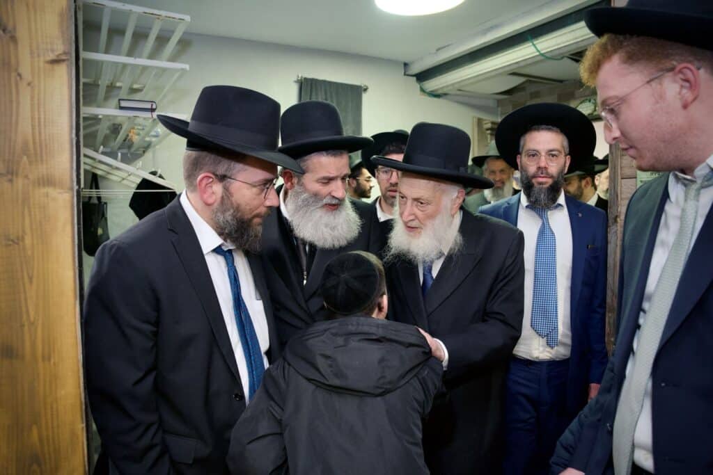 בגבעת האנטנה: המונים קיבלו את פניו של חבר המועצת