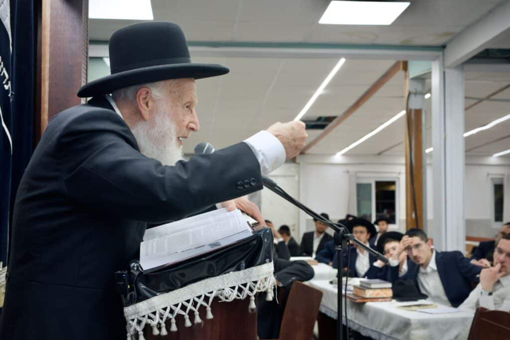 בגבעת האנטנה: המונים קיבלו את פניו של חבר המועצת