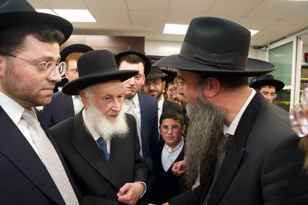 בגבעת האנטנה: המונים קיבלו את פניו של חבר המועצת