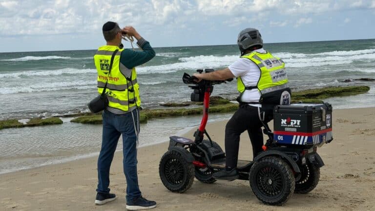 החיפושים בחוף צאנז נמשכים: גזרת הסריקות הוסטה צפונה