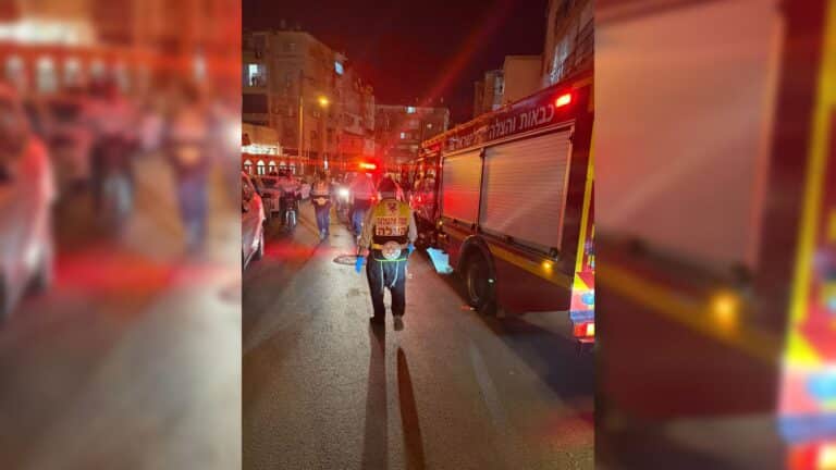 בני ברק: בת 76 פונתה במצב קשה לאחר שנפלה מגובה