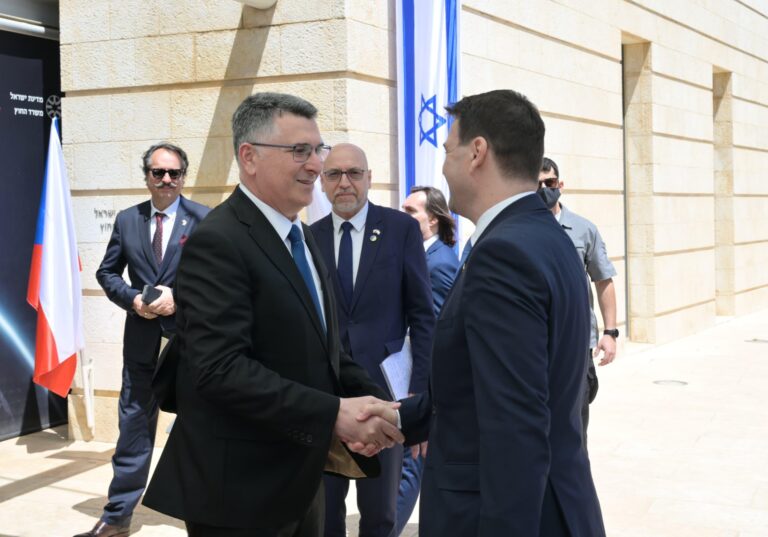 שר החוץ הצ׳כי בירושלים: "אפעל להעברת השגרירות"