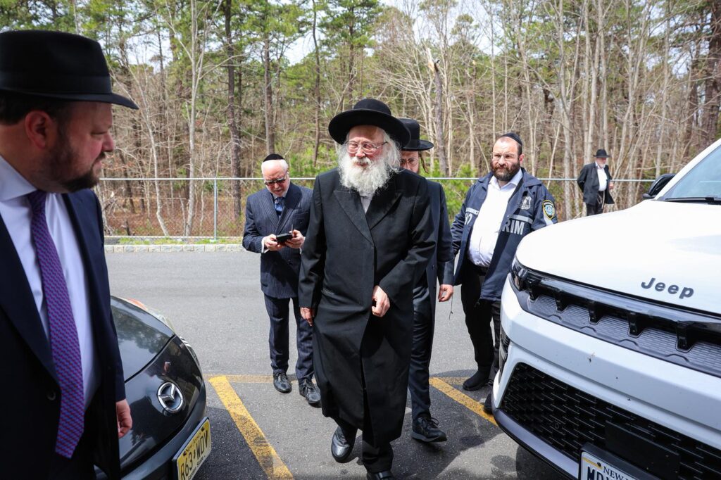 מרן הגרמ"ה הירש: "התיקון בעומר - לדאוג לתורה של השני"