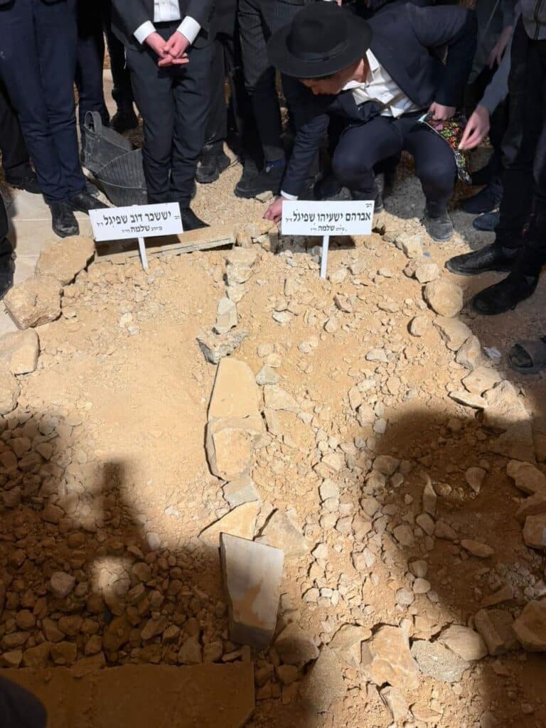 מסע הלוויה קורע הלב של אברהם ישעיהו שפיגל ז"ל