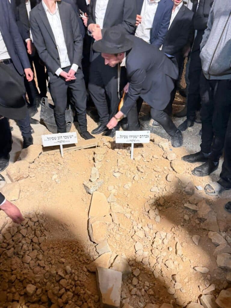 מסע הלוויה קורע הלב של אברהם ישעיהו שפיגל ז"ל