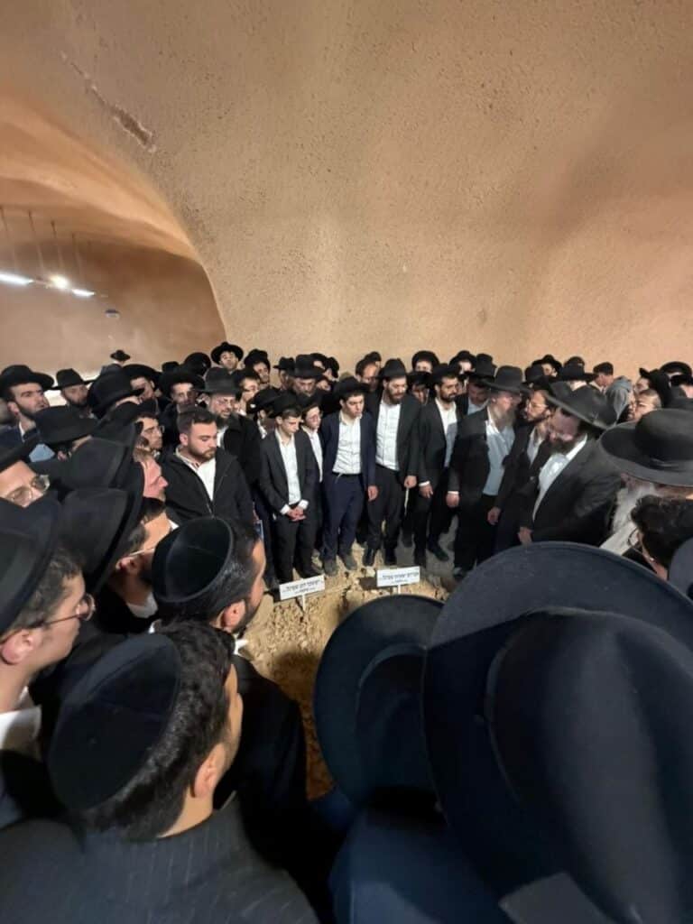 מסע הלוויה קורע הלב של אברהם ישעיהו שפיגל ז"ל