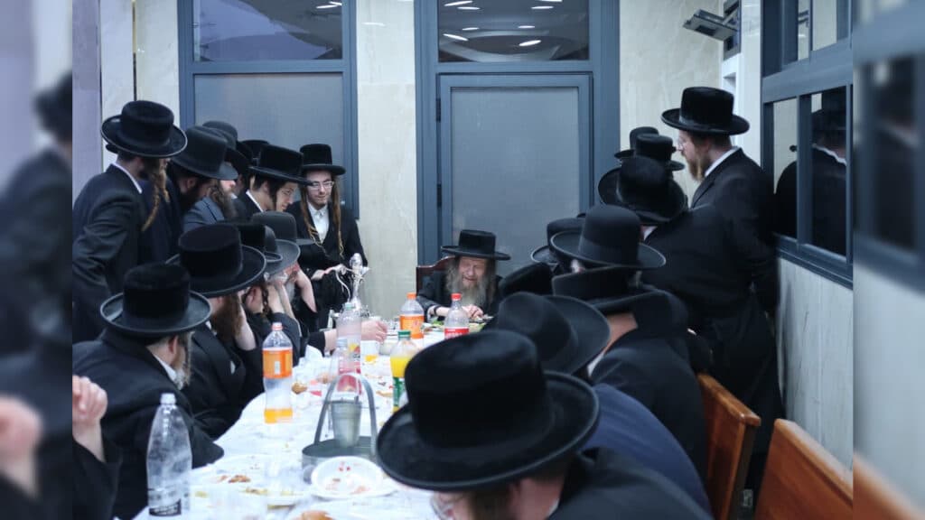 המשב"ק: זעקות בקרעסטיר, הבייסבול של רה"י והדינר שהסתבך