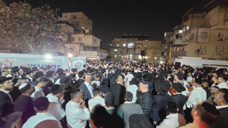 הלב של בני ברק נשבר: אלפים ליוו למנוחות את נסיה הקטנה