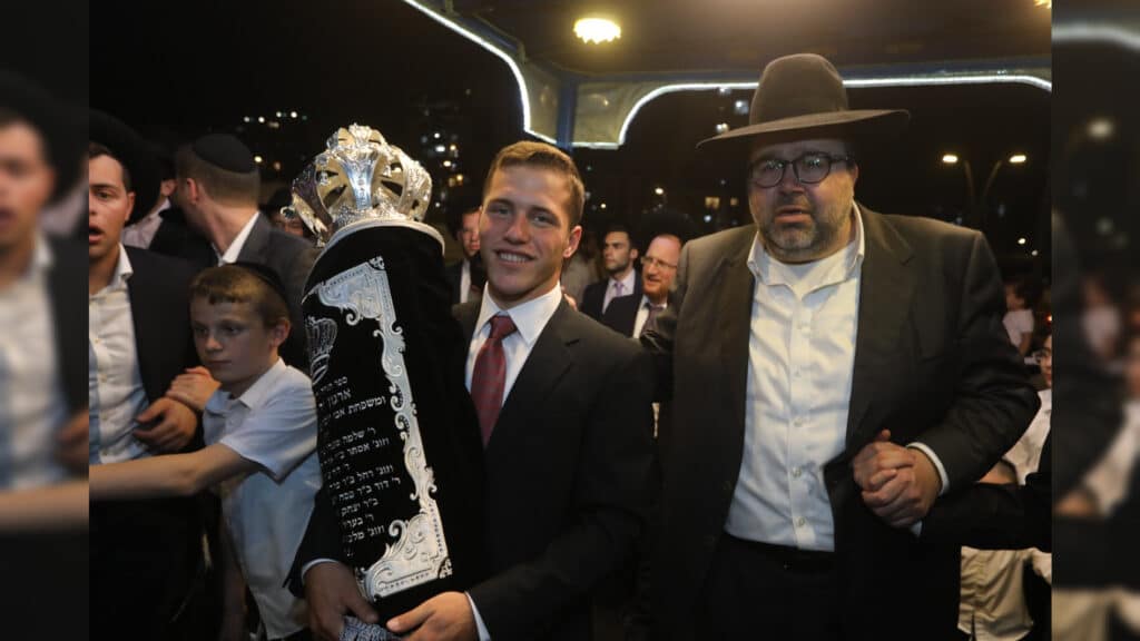 זוכים בספר תורה מהודר ושותפים בהצלת נפשות