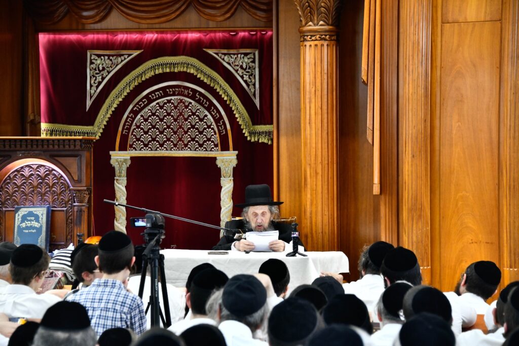 מרן הגר"ד לנדו במתקפה חריפה: "הם וגזירותיהם יתנדפו"