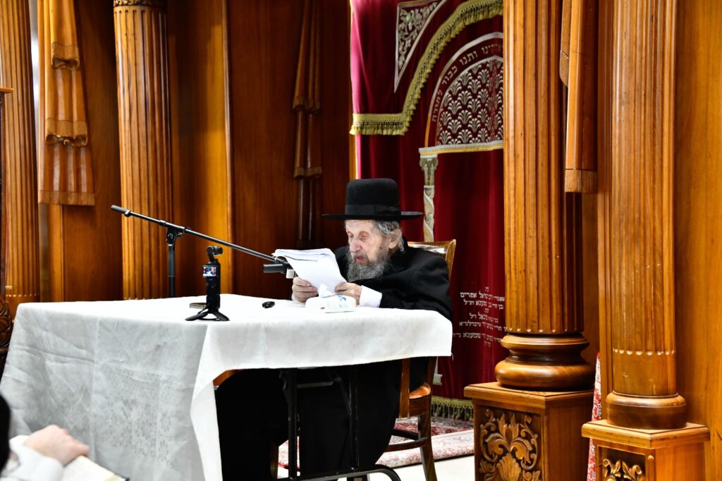 מרן הגר"ד לנדו במתקפה חריפה: "הם וגזירותיהם יתנדפו"