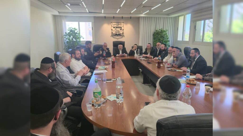 איצקוביץ': לקראת סולחה? הפגישה של ראש העיר עם הנכד