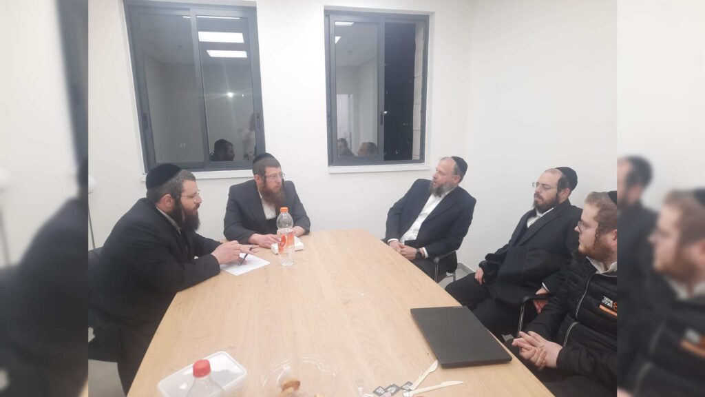 איצקוביץ': לקראת סולחה? הפגישה של ראש העיר עם הנכד