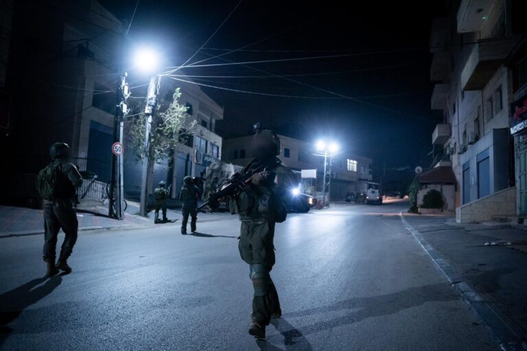 74 עצורים ועשרות נשקים נתפסו בפעילות צה"ל באיו"ש