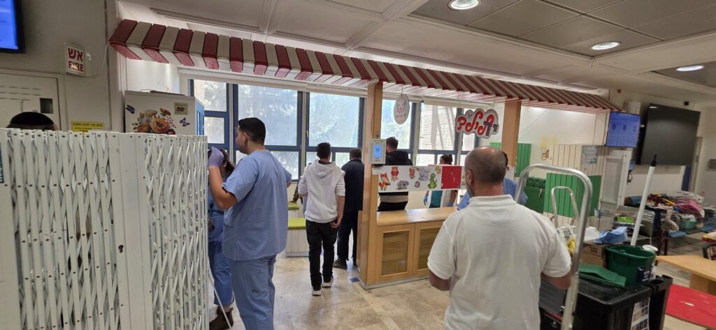 הדרמה בבניין 'אם וילד' שמרעידה את בכירי הדסה