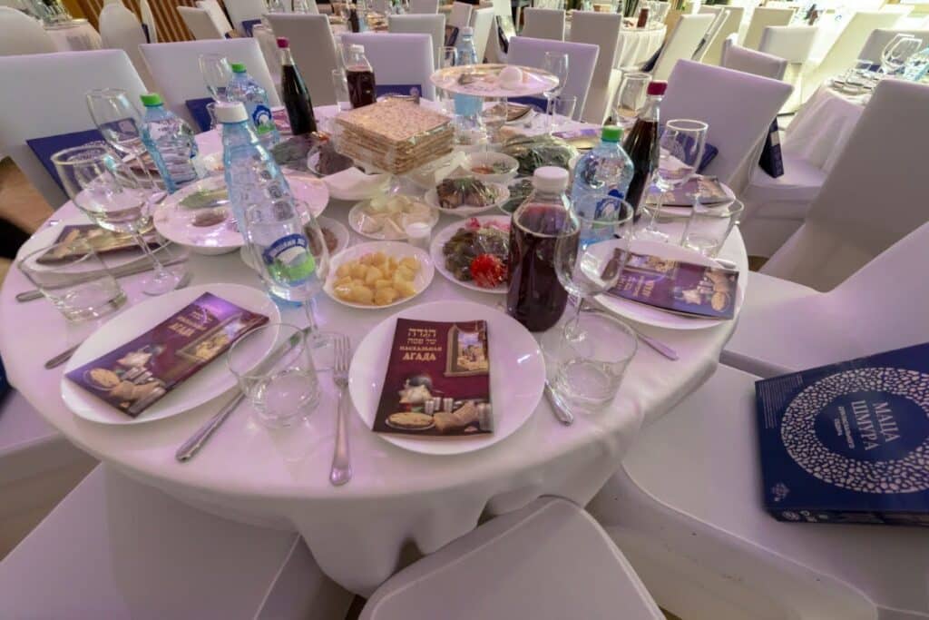 אלפים הסבו בלילי הסדר המפוארים במוסקבה