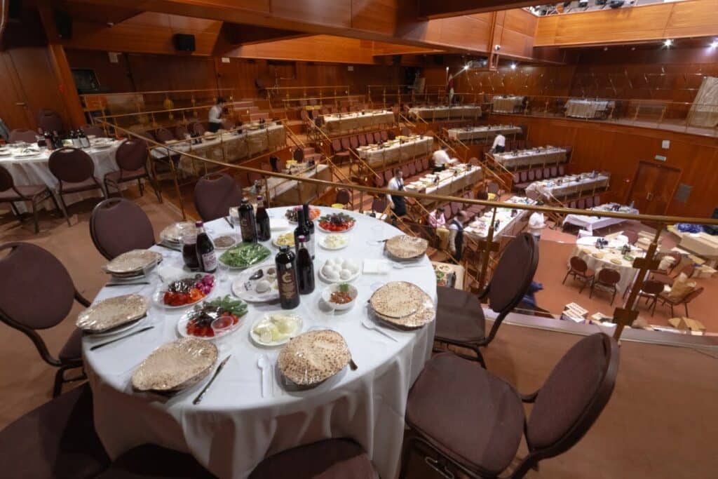 אלפים הסבו בלילי הסדר המפוארים במוסקבה