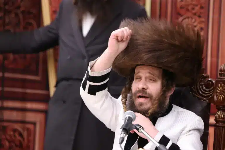 כאב ותלאות: מסע חייו של האדמו"ר מ"צינור השפע" | פרופיל