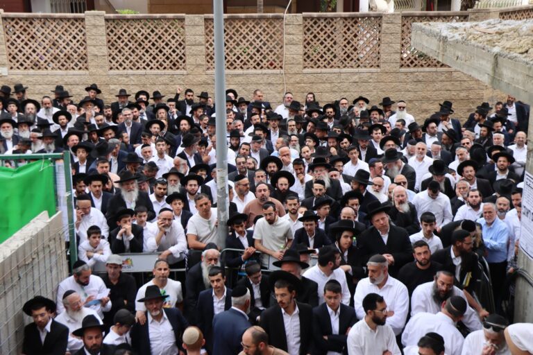בני ברק: רבנים ואישי ציבור ליוו למנוחות את מזכה הרבים