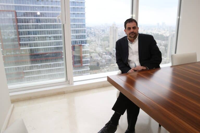 "אנחנו מגלים קריסה כלכלית של אלפי משקי בית – שפעמים רבות גוררת איתה בני משפחה וידידים" 