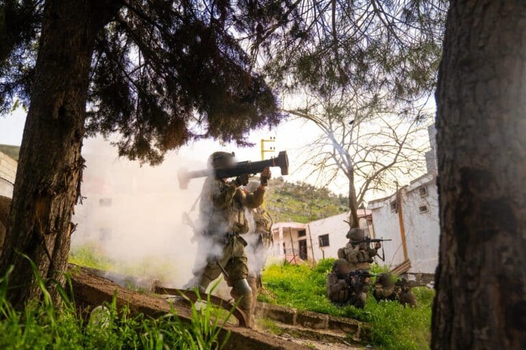 בדרך לבינת ג'ביל: צה"ל דוהר בלבנון למרות האיומים