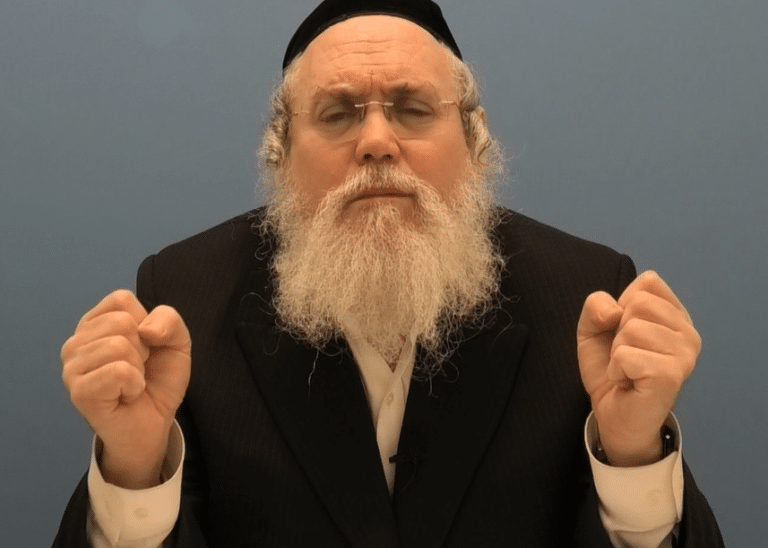 בעקבות פטירת האם – האב איבד את השפיות ואושפז בהוסטל 