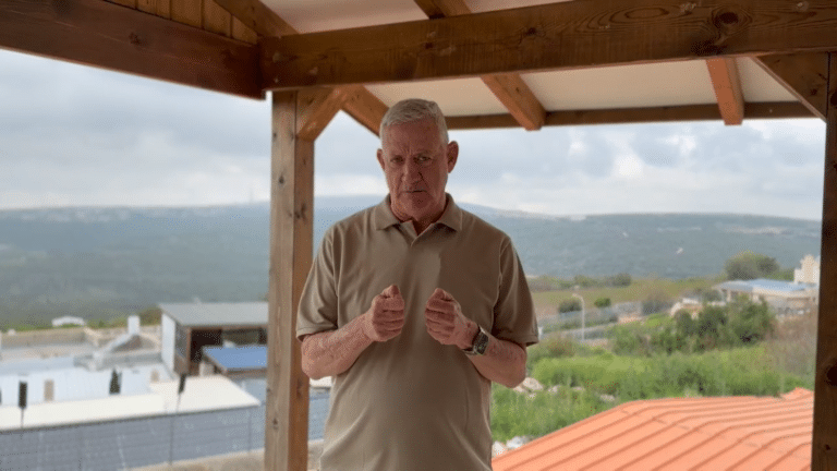 גנץ: "אסור לעצור, צה"ל חייב להישאר בתוך השטח ולהילחם"