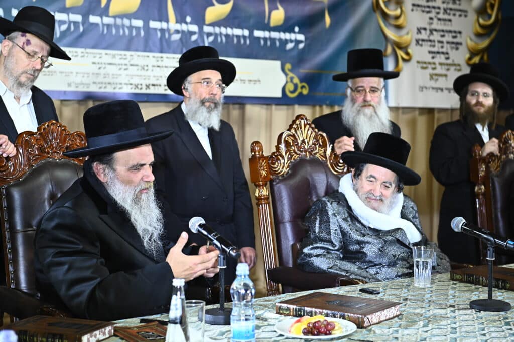 גלריה: אסיפת גדולי הדור במעון האדמו"ר מויזניץ לחיזוק הזוהר