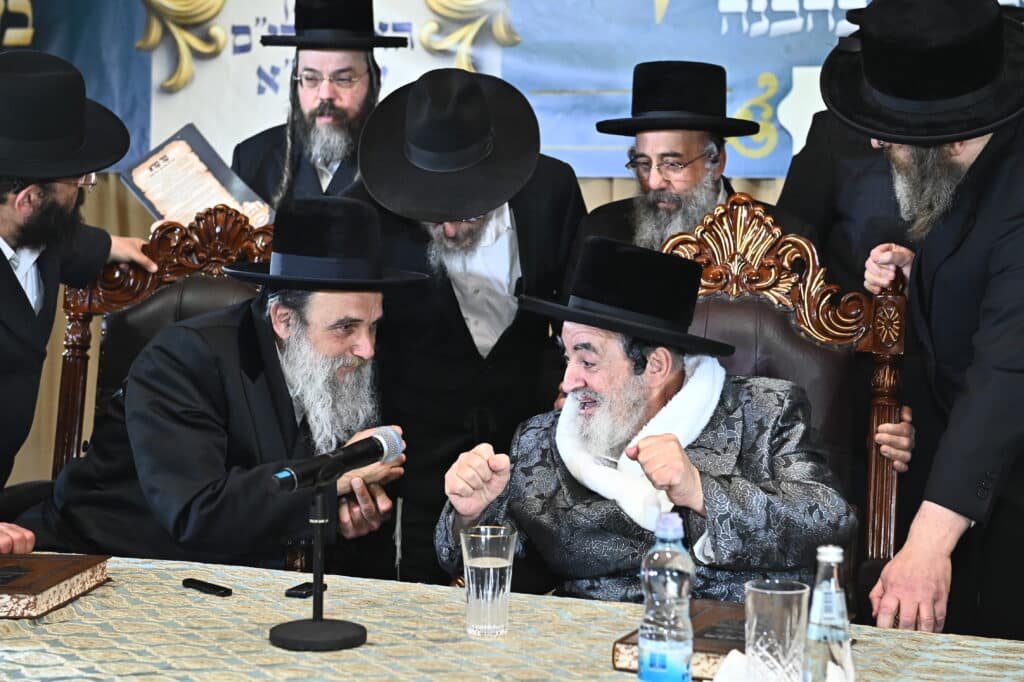 גלריה: אסיפת גדולי הדור במעון האדמו"ר מויזניץ לחיזוק הזוהר