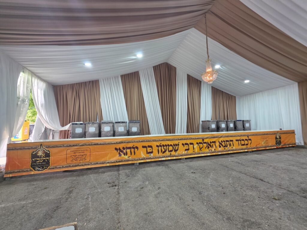 בצל ההגבלות: המתחם היחיד שנשאר פתוח בל"ג בעומר במירון