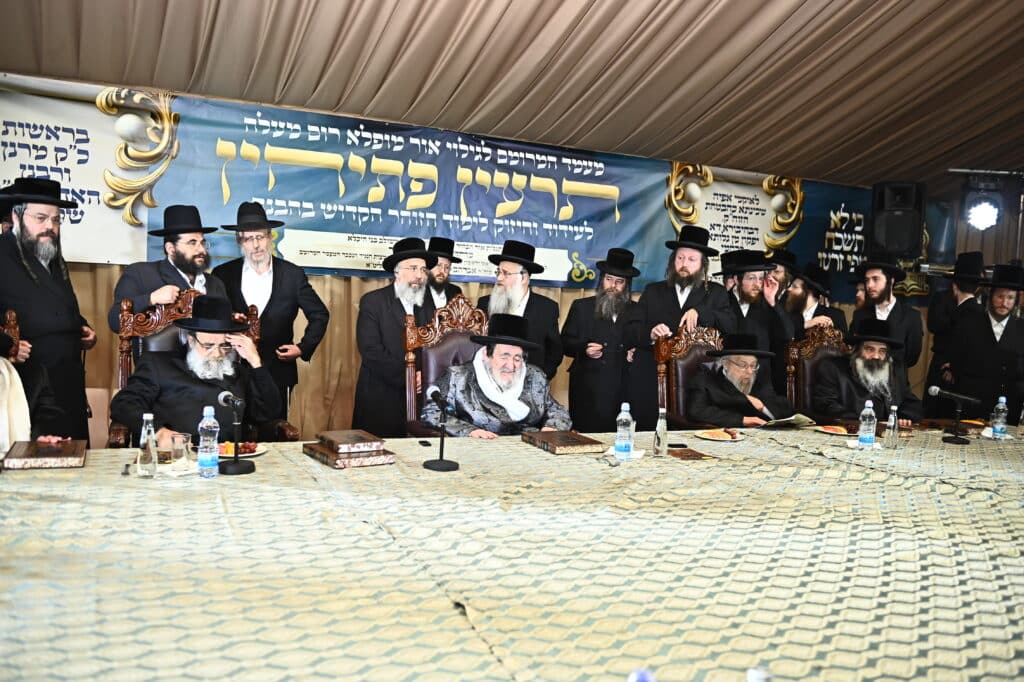גלריה: אסיפת גדולי הדור במעון האדמו"ר מויזניץ לחיזוק הזוהר