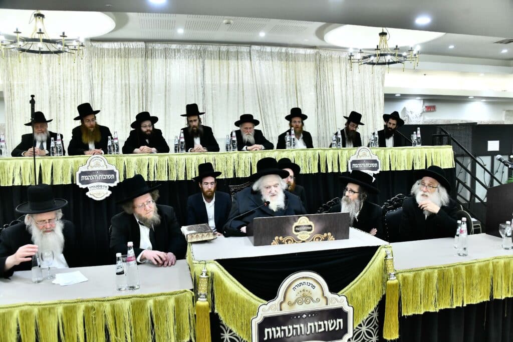 הגר"מ שטרנבוך: "החילונים מקנאים בנו - הם חיים כבהמות"