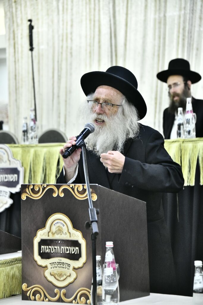 הגר"מ שטרנבוך: "החילונים מקנאים בנו - הם חיים כבהמות"