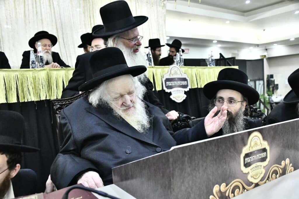 הגר"מ שטרנבוך: "החילונים מקנאים בנו - הם חיים כבהמות"