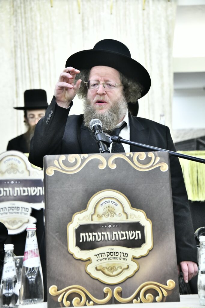 הגר"מ שטרנבוך: "החילונים מקנאים בנו - הם חיים כבהמות"
