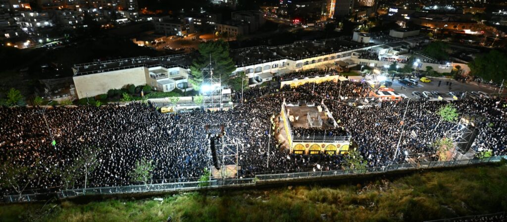שידור חוזר: רבבות בהדלקת הרה"צ רבי אלימלך בידרמן