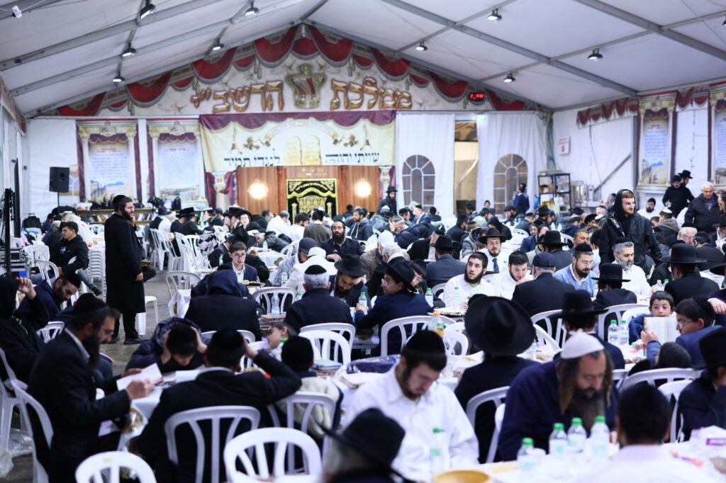 למרות חסימות המשטרה: האש בערה בממלכת הרשב"י במירון