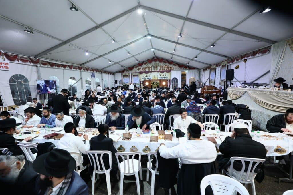 למרות חסימות המשטרה: האש בערה בממלכת הרשב"י במירון