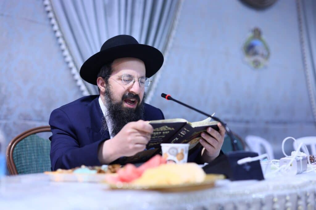 למרות חסימות המשטרה: האש בערה בממלכת הרשב"י במירון
