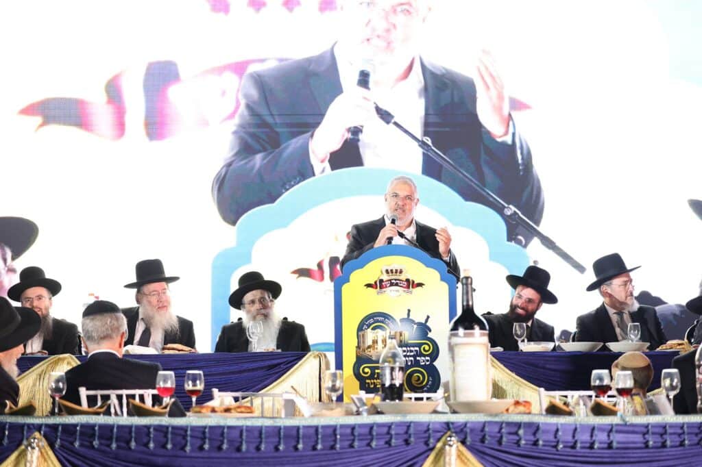 הכנסת ספר תורה והנחת אבן הפינה לקריית התורה "מגדל עוז"