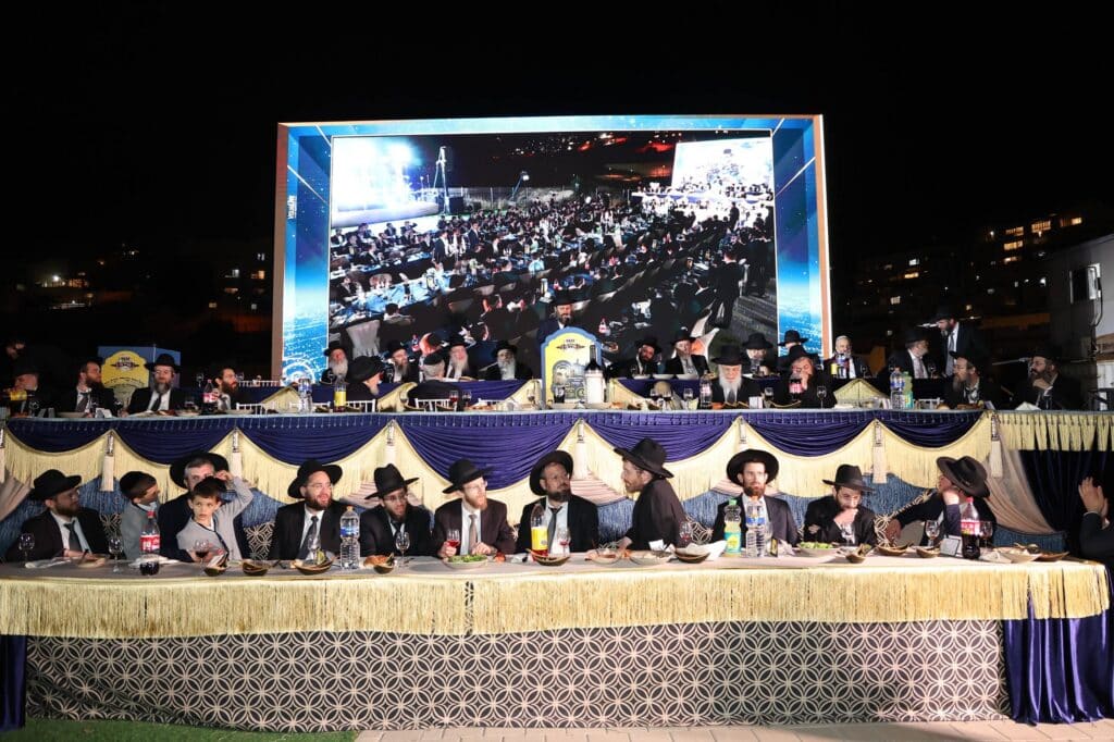 הכנסת ספר תורה והנחת אבן הפינה לקריית התורה "מגדל עוז"