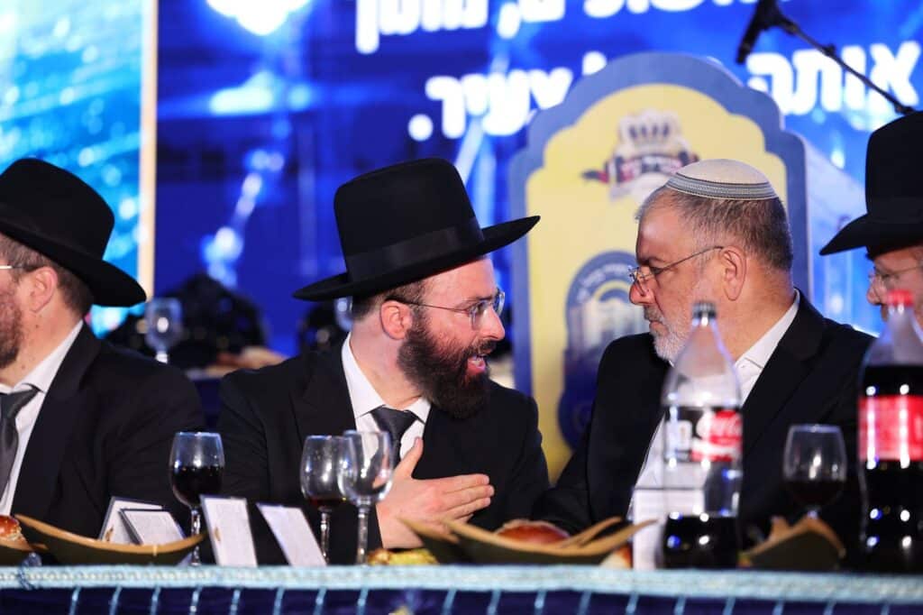 הכנסת ספר תורה והנחת אבן הפינה לקריית התורה "מגדל עוז"