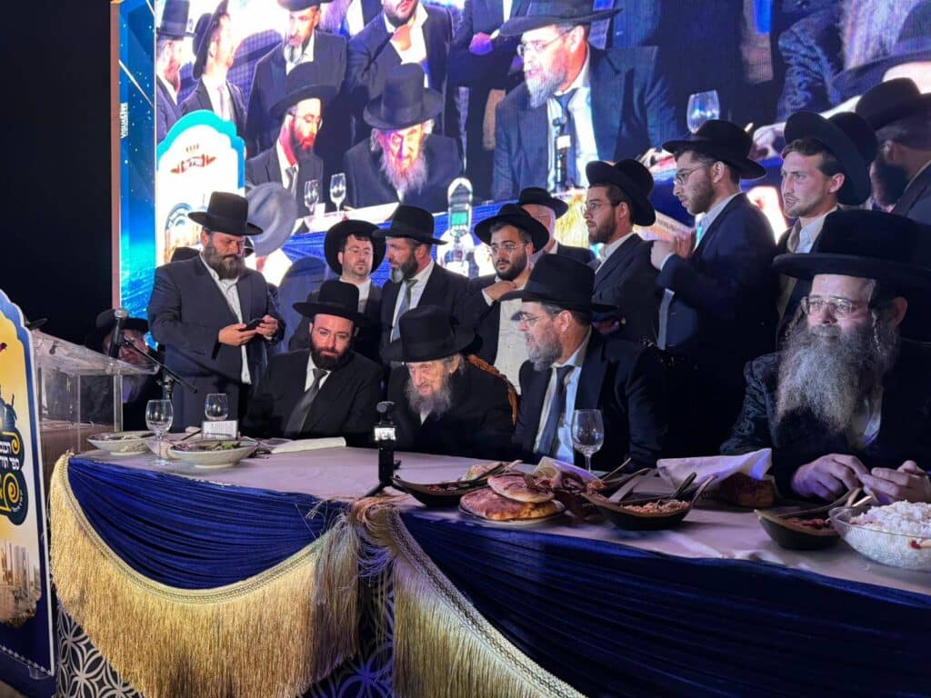 הכנסת ספר תורה והנחת אבן הפינה לקריית התורה "מגדל עוז"