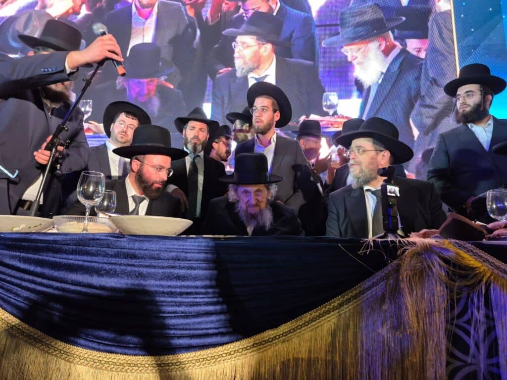 הכנסת ספר תורה והנחת אבן הפינה לקריית התורה "מגדל עוז"
