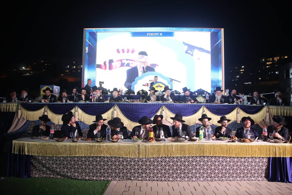 הכנסת ספר תורה והנחת אבן הפינה לקריית התורה "מגדל עוז"