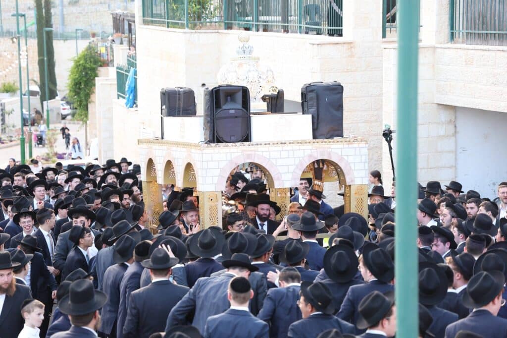 הכנסת ספר תורה והנחת אבן הפינה לקריית התורה "מגדל עוז"